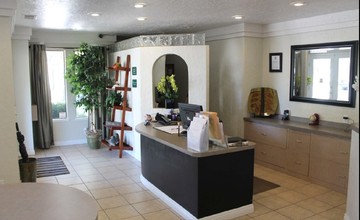 Wimbledon Square Apartments in Lodi, CA - Building Photo - Lobby