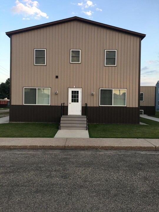 19 1st Ave SE in Lamoure, ND - Building Photo