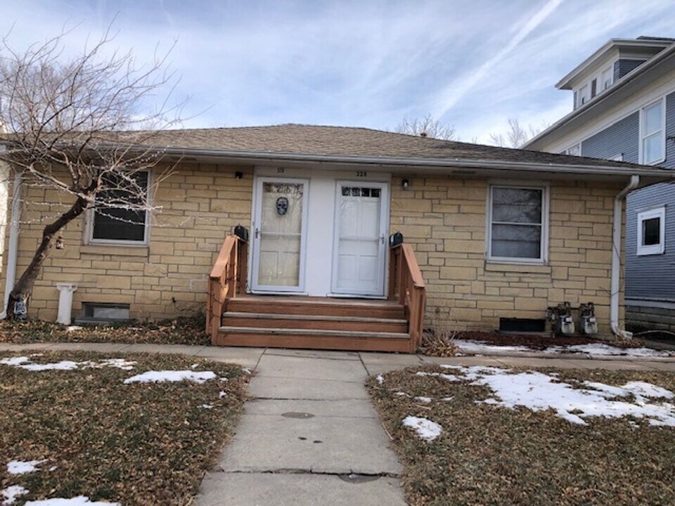 326 S 29th St-Unit -328 in Lincoln, NE - Building Photo