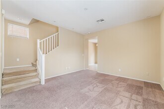 6888 Bronze Meadow Ave in Las Vegas, NV - Building Photo - Building Photo
