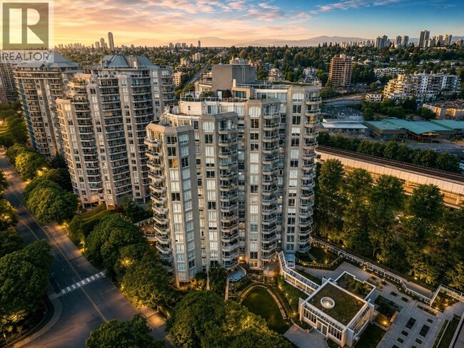 property at 1135 Quayside Dr
