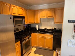 215 Bonair St in San Diego, CA - Building Photo - Building Photo