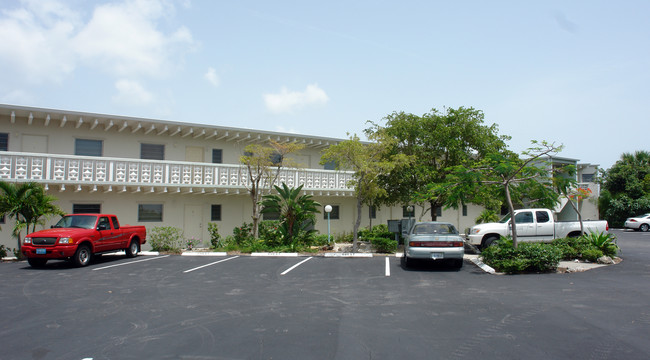 630 Southwind Cir in North Palm Beach, FL - Building Photo - Building Photo