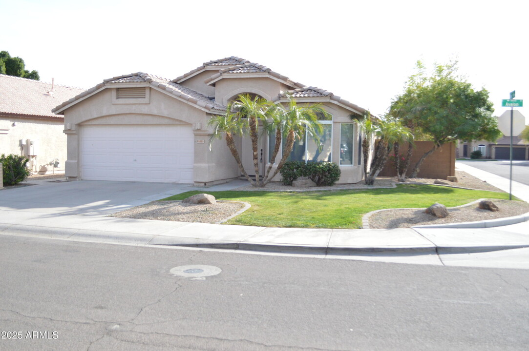 8669 E Avalon Dr in Scottsdale, AZ - Foto de edificio