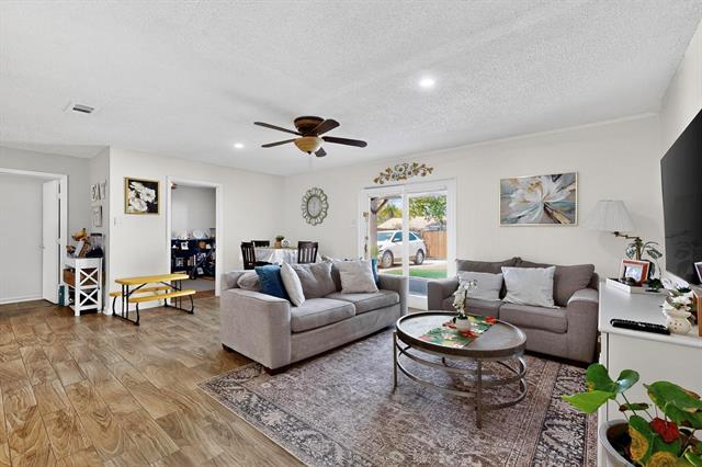 633 Laguna Dr in Garland, TX - Building Photo - Building Photo