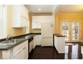 61 Donnybrook Rd, Unit 1 in Boston, MA - Building Photo - Building Photo