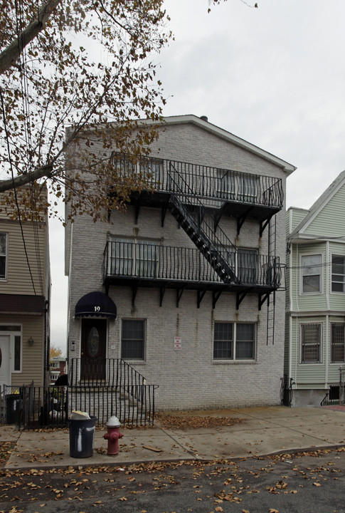 19 Van Wagenen Ave in Jersey City, NJ - Foto de edificio