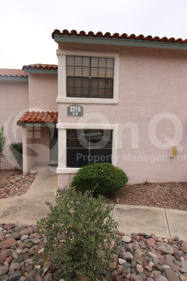 3210 E Calle De La Punta