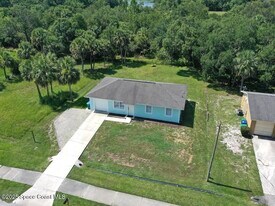 279 Englar Dr in Sebastian, FL - Building Photo