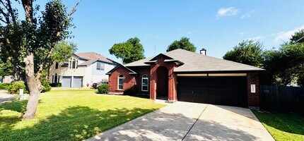 1731 Warwick Way in Cedar Park, TX - Foto de edificio - Building Photo