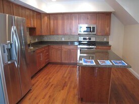 20 Dartmouth St, Unit 2 in Somerville, MA - Building Photo