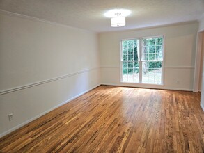 5501 Valley Brook Rd SE in Mableton, GA - Building Photo - Building Photo