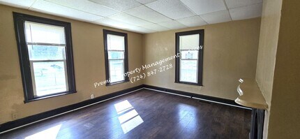 76 2nd Ave in Sharon, PA - Foto de edificio - Building Photo