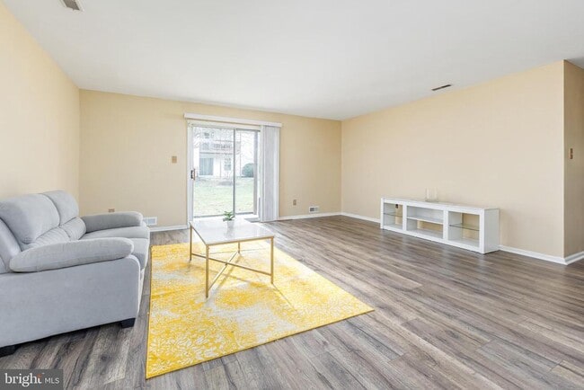 43 Dover Ct in Washington Township, NJ - Building Photo - Building Photo