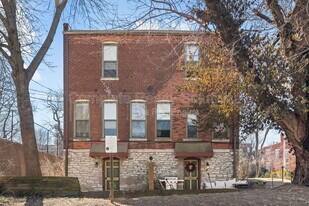 2221-2223-2223 Rutger St in St. Louis, MO - Building Photo