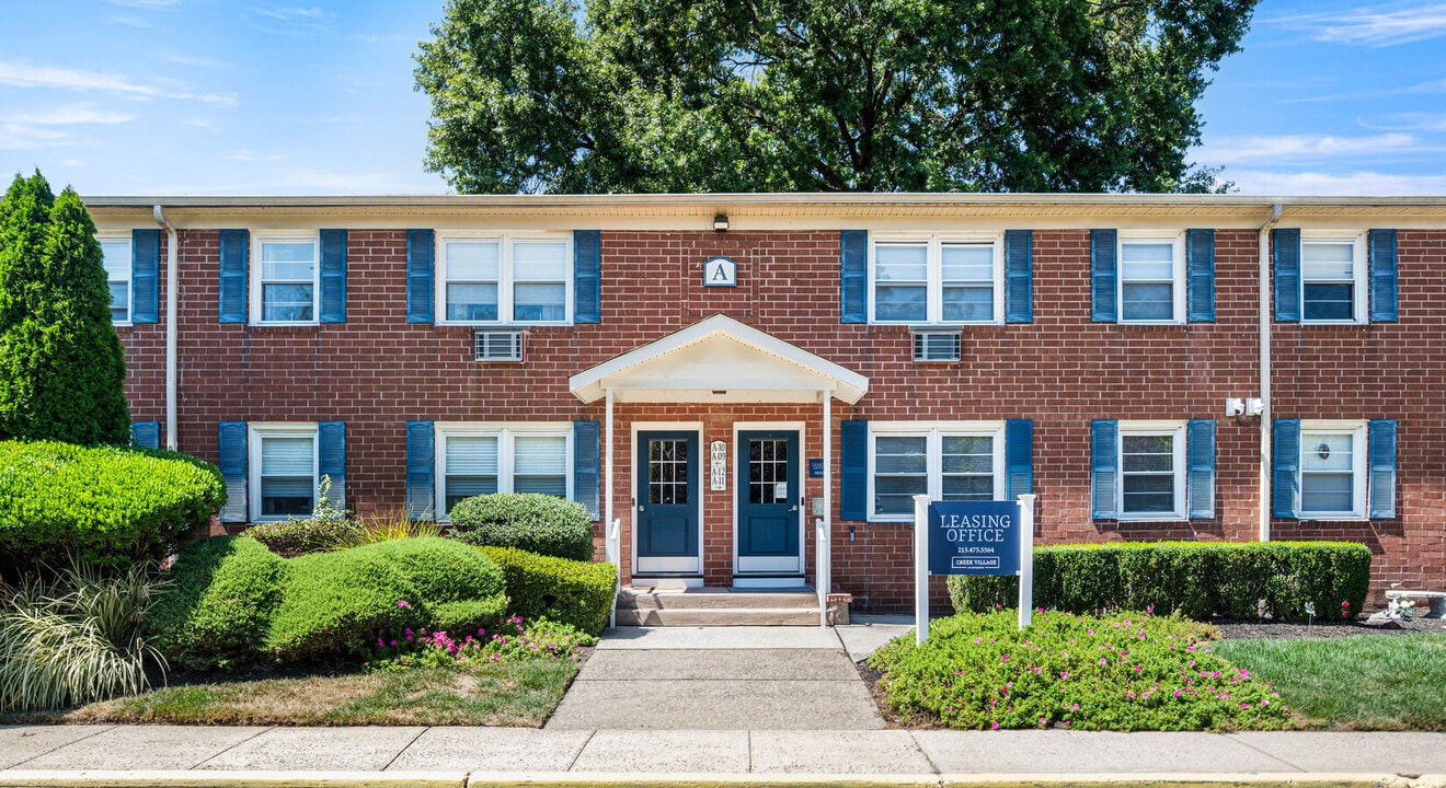 Creek Village Apartments in Levittown, PA - Foto de edificio