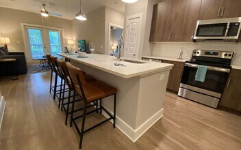 5478 Glenridge View NE in Atlanta, GA - Building Photo - Building Photo