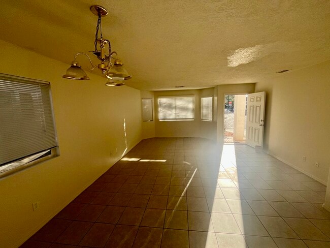 1301 Villa Chamisa NE in Albuquerque, NM - Foto de edificio - Building Photo