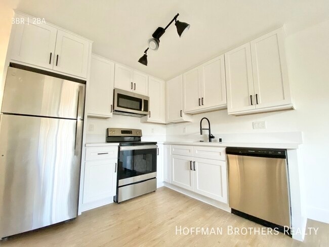 property at 1932 New England St