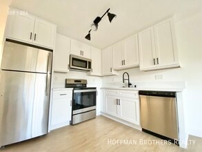 1932 New England St in Los Angeles, CA - Building Photo - Building Photo