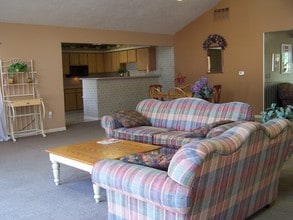 Falcon Woods Apartments in Holland, MI - Building Photo - Building Photo