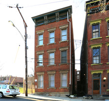 527 Dandridge St in Cincinnati, OH - Building Photo - Building Photo