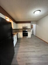 5787 Nike Dr in Hilliard, OH - Building Photo - Building Photo
