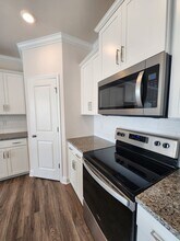 116 Creekview Rd in Hendersonville, NC - Building Photo - Building Photo