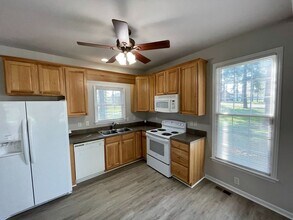 104 N Edge Dr in South Hill, VA - Building Photo - Building Photo