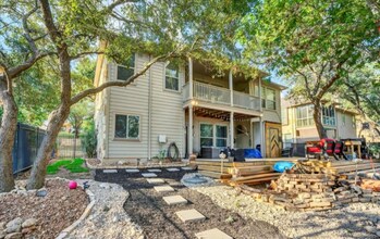 859 San Ignacio in New Braunfels, TX - Foto de edificio - Building Photo