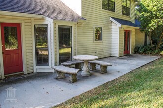 2221 Glenwood Ln in Tallahassee, FL - Building Photo - Building Photo