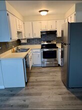 8415B Shallowcreek Rd in Liverpool, NY - Building Photo - Building Photo