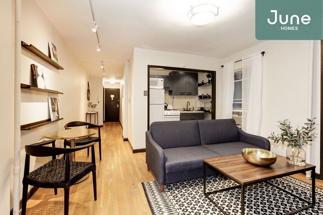 120 W 71st St-Unit -1R in New York, NY - Building Photo
