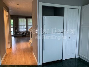 1217 S Flower Cir in Lakewood, CO - Building Photo - Building Photo