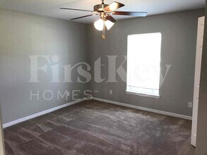 2325 NW 34th Ave in Cape Coral, FL - Building Photo - Building Photo