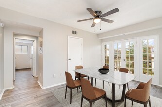 566 Glenwood Ave, Unit 25 in Cincinnati, OH - Building Photo - Building Photo