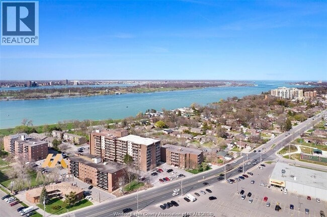 property at 3936 Wyandotte St E