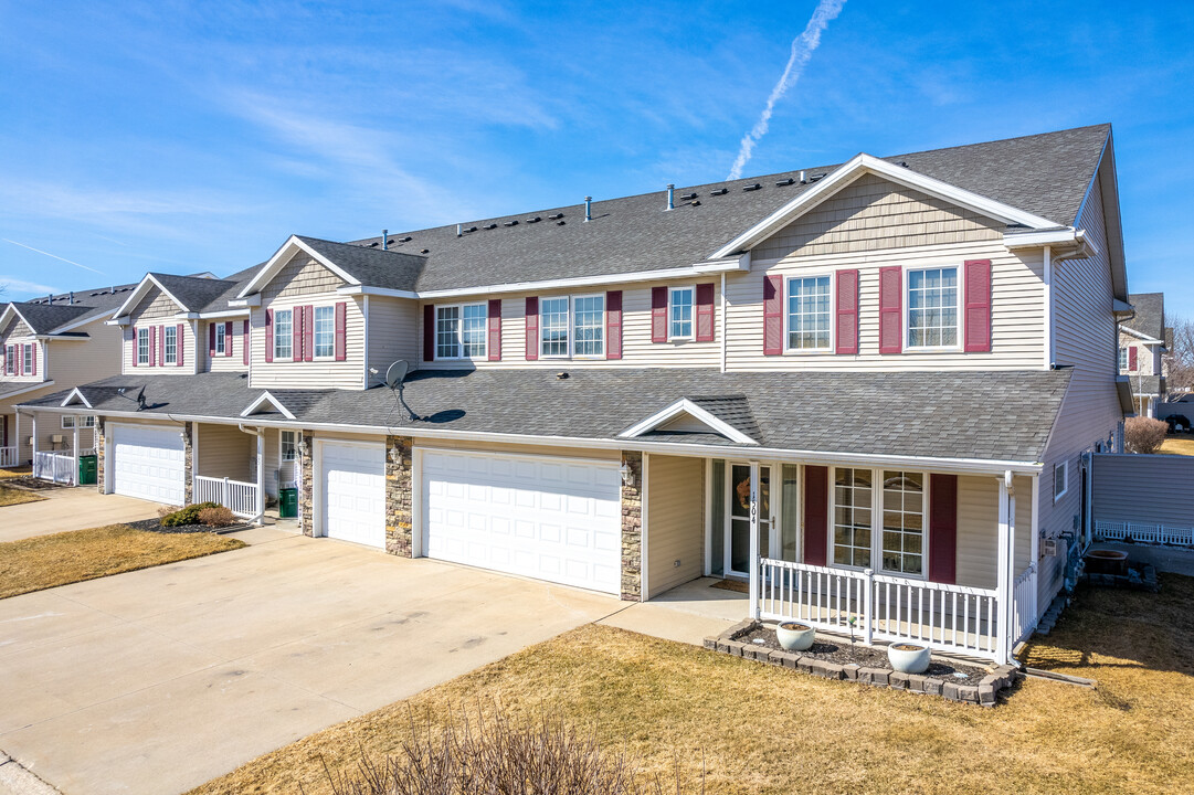 Sawgrass Links Townhomes in Ankeny, IA - Building Photo