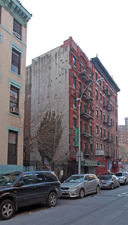 27 Rutgers St in New York, NY - Building Photo