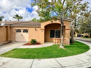 147 Apple Ln in Los Banos, CA - Building Photo - Building Photo
