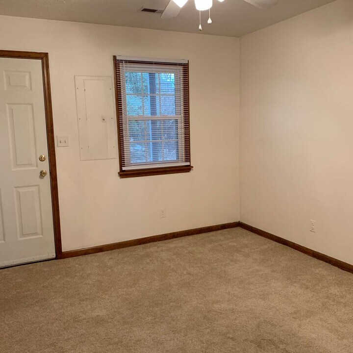 1137 Homestead Garden Ct in Forest, VA - Building Photo