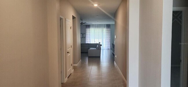 16966 Oval Rum Dr in Wimauma, FL - Building Photo - Building Photo