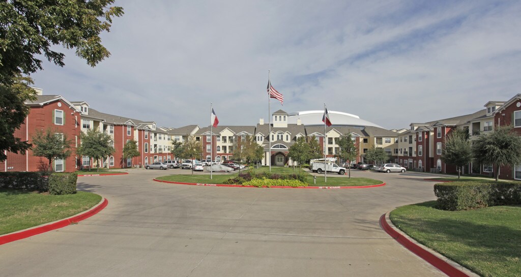 Claremont Arlington, TX Apartments