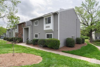 3021 Heathstead Place in Charlotte, NC - Building Photo - Building Photo