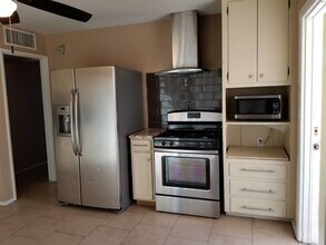 1017 E Alice Ave in Phoenix, AZ - Building Photo - Building Photo