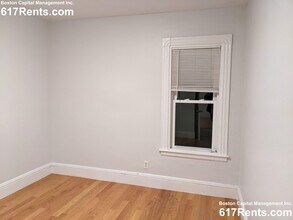 25 Moreland St, Unit 2 in Somerville, MA - Foto de edificio - Building Photo