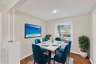 2207 Housley Dr in Dallas, TX - Foto de edificio - Building Photo