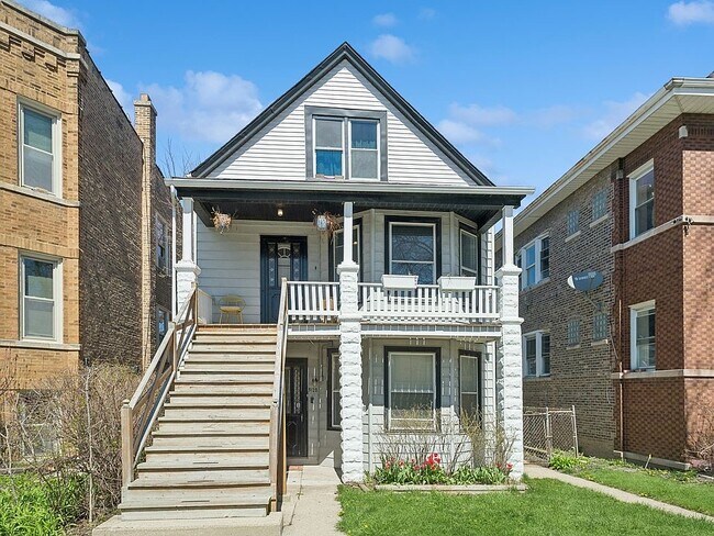5128 W Henderson St in Chicago, IL - Building Photo - Building Photo