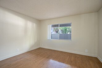 Shutters Apartments in Walnut Creek, CA - Building Photo - Interior Photo