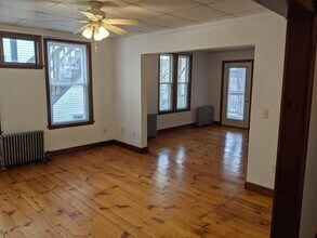 17 White Ct in Clinton, MA - Building Photo - Building Photo